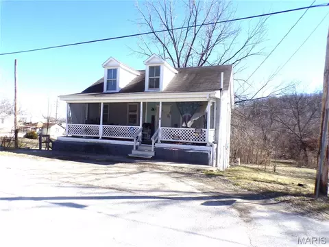 620 Maryland St, Louisiana, MO 63353