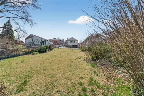 Exterior - 1719 Veronica Ave, Saint Louis, MO 63147 photo 4 of 7