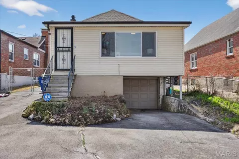 Exterior - 1719 Veronica Ave, Saint Louis, MO 63147 photo 2 of 7