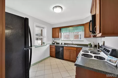 Kitchen - 1719 Veronica Ave, Saint Louis, MO 63147 photo 2 of 3