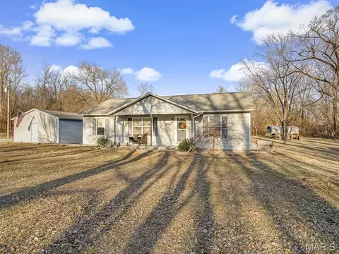 900 Deer Creek Ln, Sparta, IL 62286