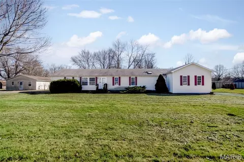 1014 E Water St, Litchfield, IL 62056