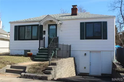 1290 Purcell Ave, Pagedale, MO 63133