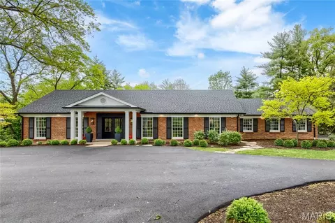 12829 Topping Acres St, Saint Louis, MO 63131