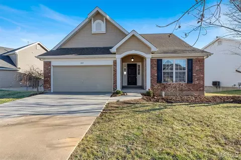 1632 Westlake Cir, Pacific, MO 63069