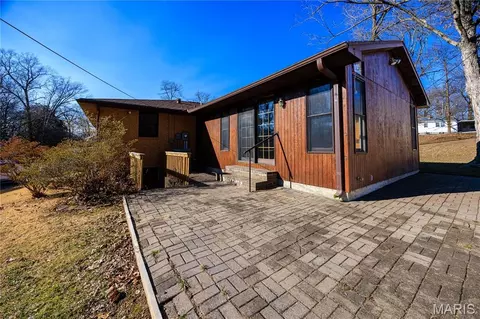 Exterior - 1044 Oakland Dr, Jackson, MO 63755 photo 3 of 6