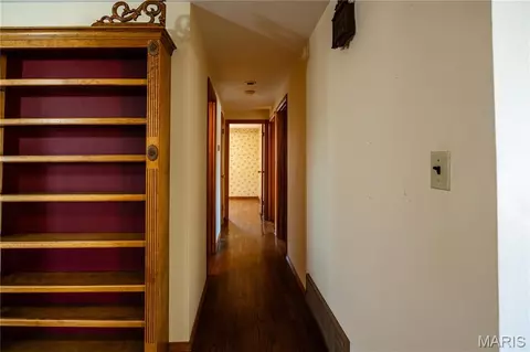 Entry Way - 1044 Oakland Dr, Jackson, MO 63755 photo 2 of 5
