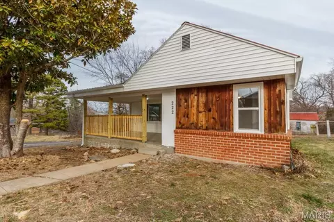 222 Warren St, Richland, MO 65556