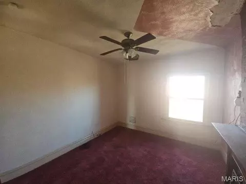 Bedroom - 5165 Maple Ave, Saint Louis, MO 63113 photo 5 of 9