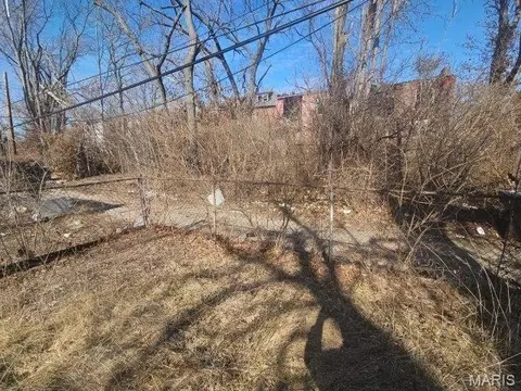 Exterior - 5165 Maple Ave, Saint Louis, MO 63113 photo 1 of 1