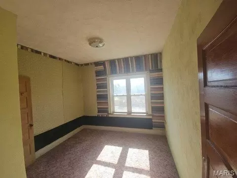 Bedroom - 5165 Maple Ave, Saint Louis, MO 63113 photo 6 of 9