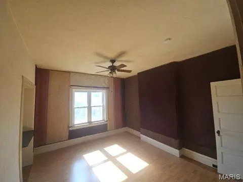 Bedroom - 5165 Maple Ave, Saint Louis, MO 63113 photo 1 of 9
