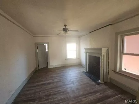 Living - 5165 Maple Ave, Saint Louis, MO 63113 photo 1 of 2