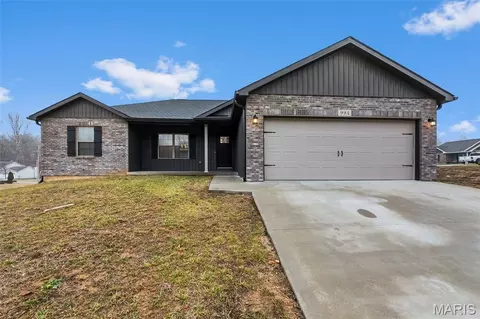 3828 Silverton Cir, Cape Girardeau, MO 63701