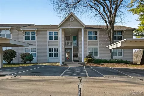 929 Sugar Lake Ct #7, Saint Peters, MO 63376