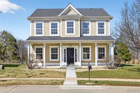 1033 Glengarry Dr, Wentzville, MO 63385