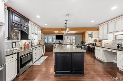 17325 Thunder Spring Rd, Wildwood, MO 63025