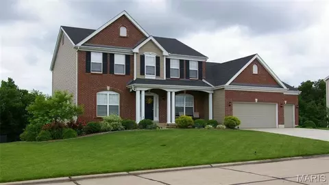 262 Three Cedars Dr, Lake Saint Louis, MO 63367