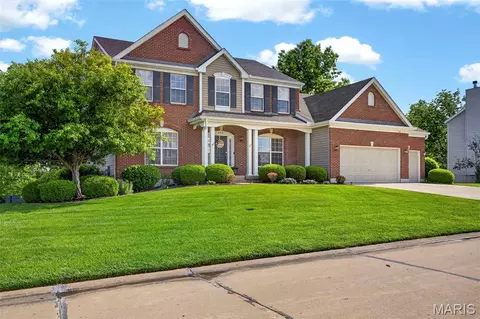 262 Three Cedars Dr, Lake Saint Louis, MO 63367