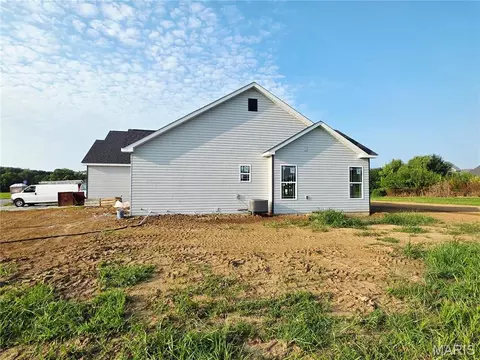 Exterior - 6821 Timberstone Dr, O'fallon, IL 62269 photo 3 of 6