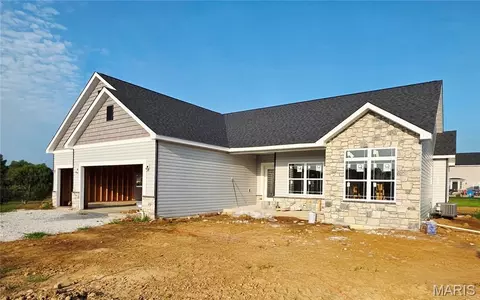 Exterior - 6821 Timberstone Dr, O'fallon, IL 62269 photo 2 of 6