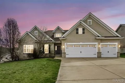 1122 Riesling Ln, Pevely, MO 63070