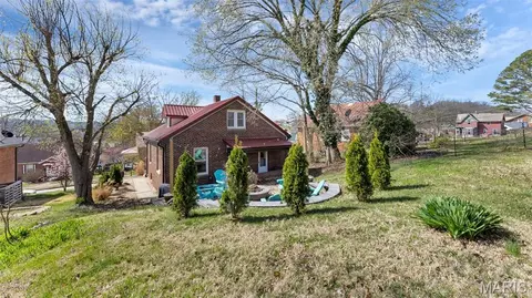 Exterior - 125 W 2nd St, Hermann, MO 65041 photo 7 of 12