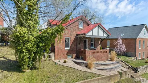 Exterior - 125 W 2nd St, Hermann, MO 65041 photo 4 of 12