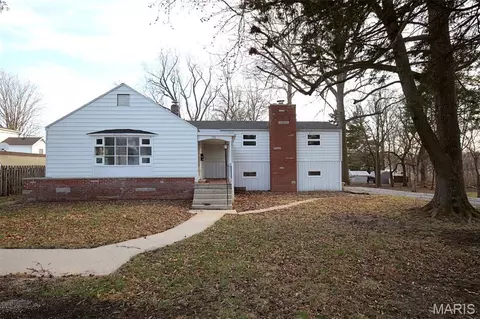 906 W Jackson St, Vandalia, IL 62471