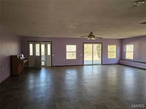 Living - 9126 Baldwin Rd, Baldwin, IL 62217 photo 2 of 6