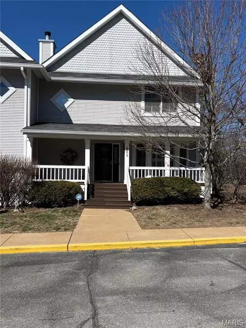 401 Reavis Pl, Saint Louis, MO 63119