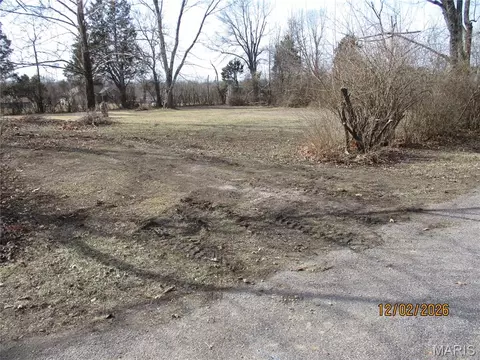 1005 Sycamore St, Cuba, MO 65453