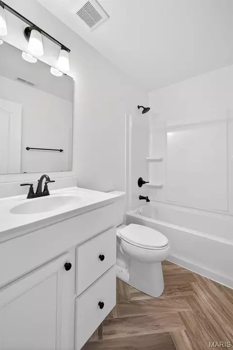 Bath - 210 Newal Way, O'fallon, MO 63368 photo 4 of 5