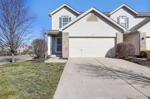 301 Wild Oak Dr, O'fallon, MO 63368