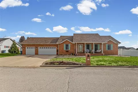 4511 Moonlight Way, Alton, IL 62002