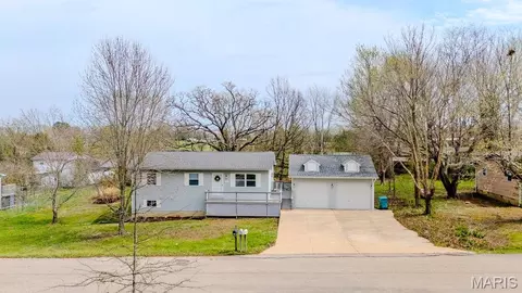 523 Johnson St, Bourbon, MO 65441