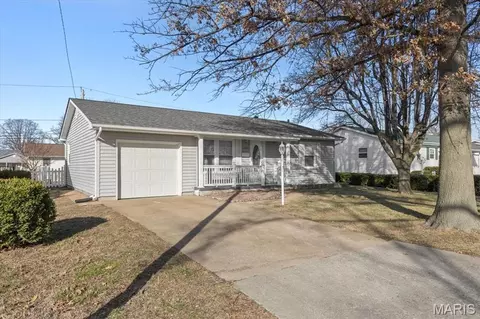 1109 Stone St, Red Bud, IL 62278