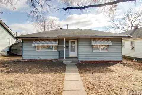 3413 Milton Dr, Alton, IL 62002