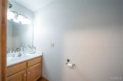 Bath - 37595 Westgate Rd, Plato, MO 65552 photo 5 of 5