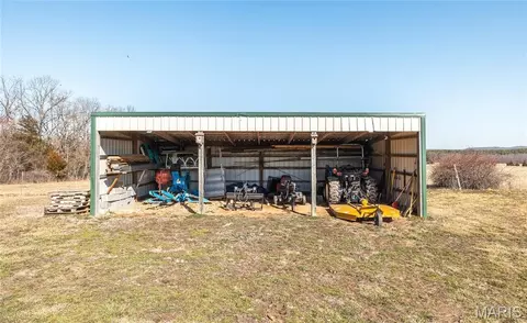 Exterior - 37595 Westgate Rd, Plato, MO 65552 photo 8 of 14