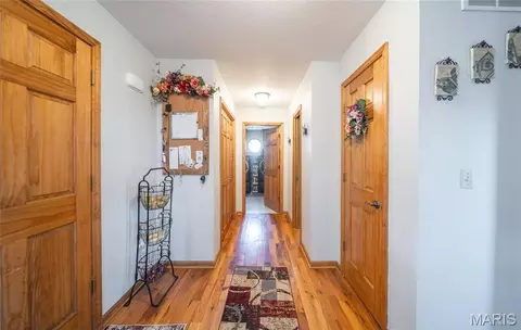 Entry Way - 37595 Westgate Rd, Plato, MO 65552 photo 2 of 4