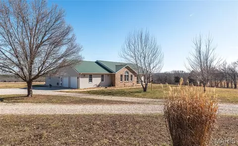 Exterior - 37595 Westgate Rd, Plato, MO 65552 photo 9 of 14