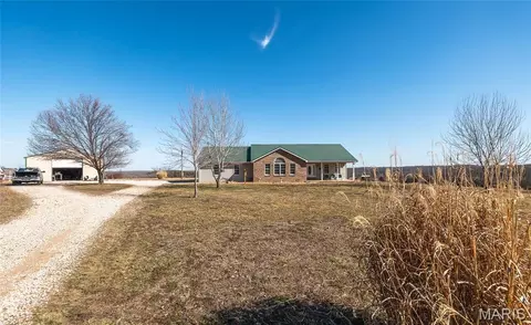 Exterior - 37595 Westgate Rd, Plato, MO 65552 photo 11 of 14