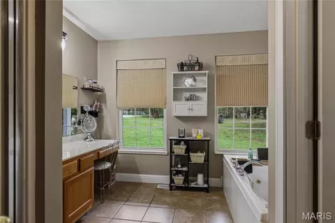 Bath - 766 Eagles View Ln, Saint Clair, MO 63077 photo 1 of 5