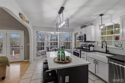 Kitchen - 766 Eagles View Ln, Saint Clair, MO 63077 photo 2 of 4