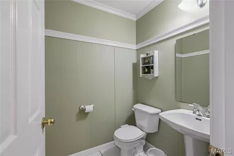 Bath - 766 Eagles View Ln, Saint Clair, MO 63077 photo 3 of 5