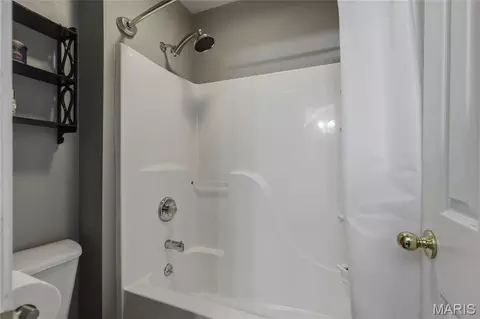 Bath - 766 Eagles View Ln, Saint Clair, MO 63077 photo 5 of 5