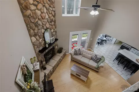 Entry Way - 766 Eagles View Ln, Saint Clair, MO 63077 photo 3 of 3