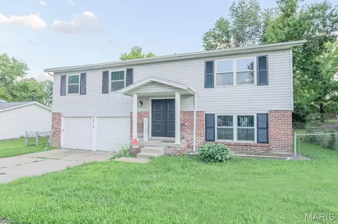2314 White Ash Ct, Florissant, MO 63031
