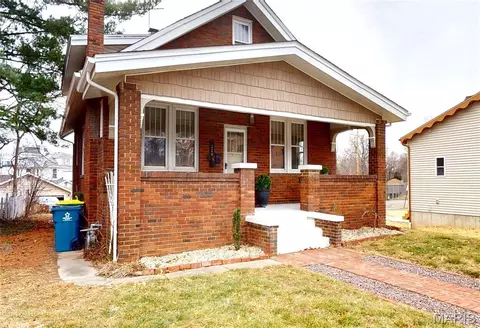 229 Commercial St, Edwardsville, IL 62025